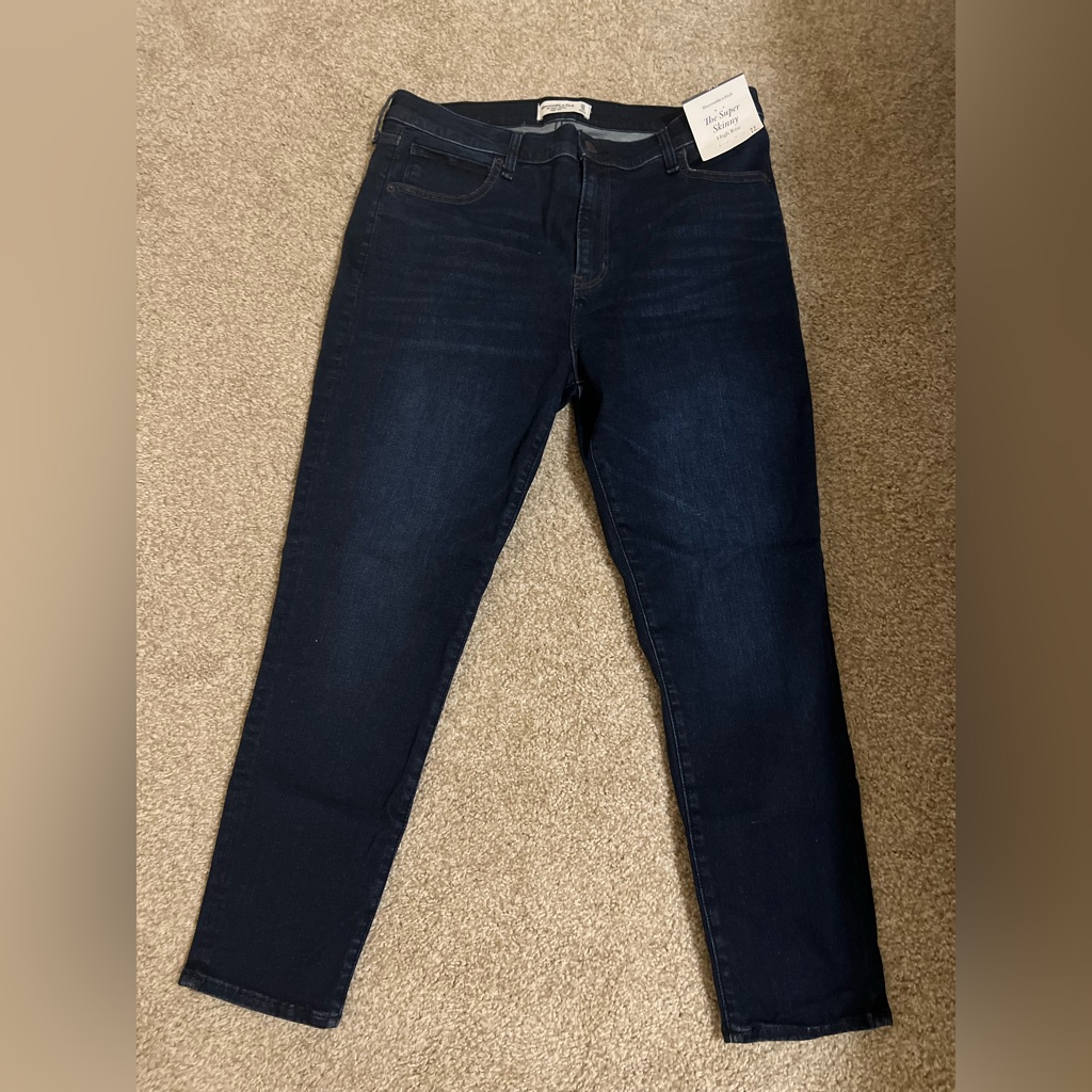 Abercrombie & Fitch Super Skinny High Rise Jean | 16/33 Short | Nwt